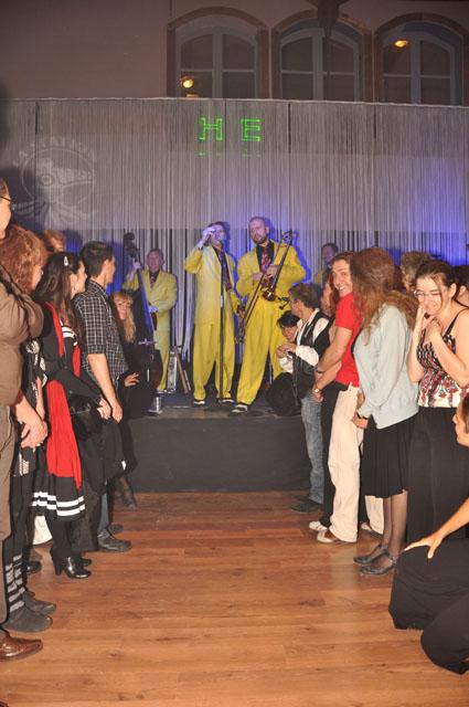 min 2011 01 08 station danse 655